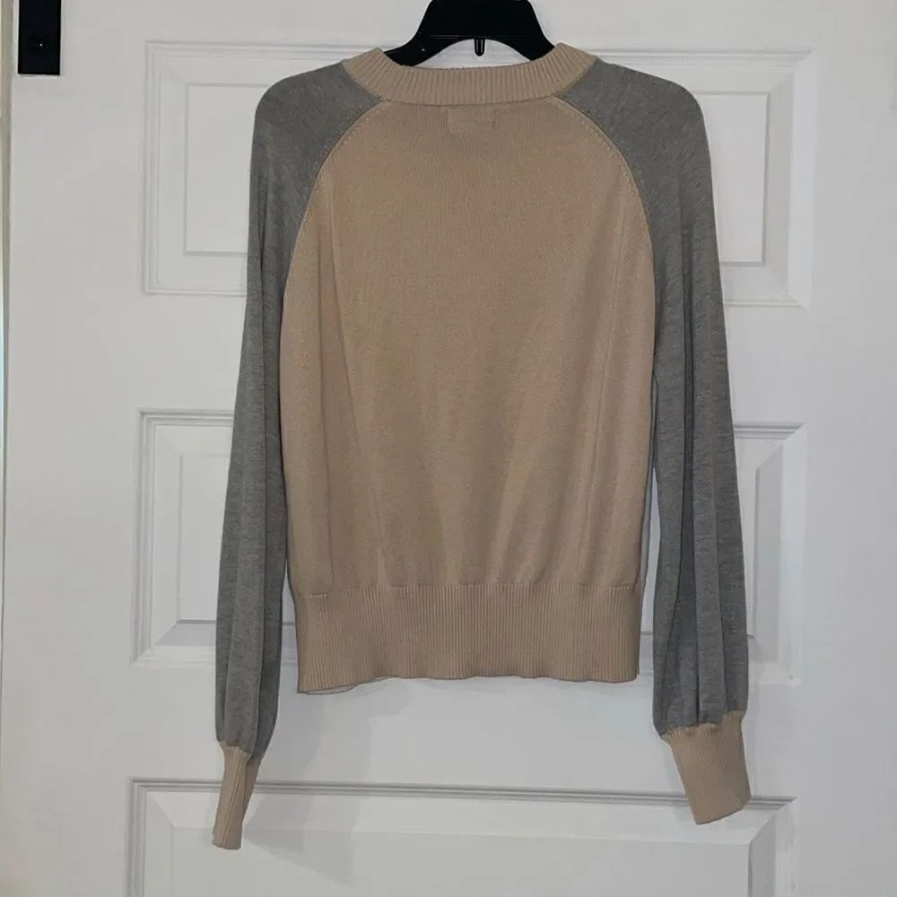 Monrow Neutral Colorblock Crew Neck Sweater - Picture 9 of 9